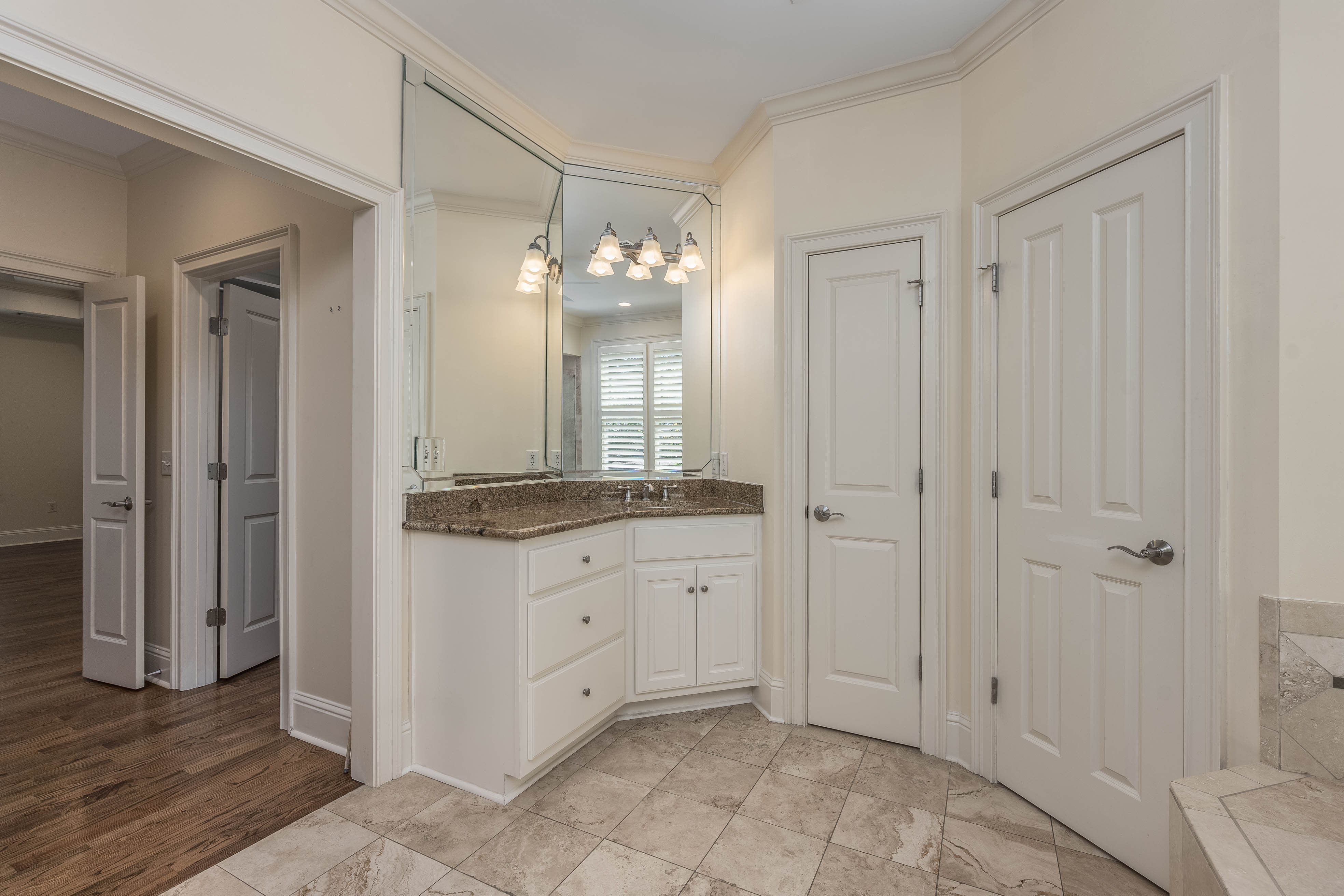 1050 Dejarnet Place image 24